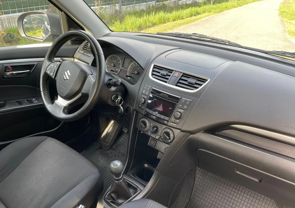 Suzuki Swift cena 16900 przebieg: 140000, rok produkcji 2011 z Reda małe 154